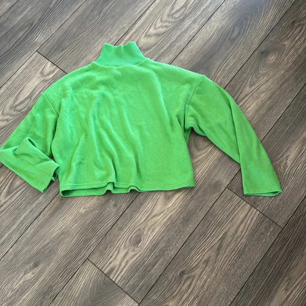 Zara Bright Green Knit crop Sweater long sleeve - Image 3