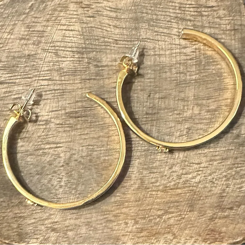 New Auth. Tory Burch Kira Gold and Black enamel hoop earrings on TB Earring Card - Image 10