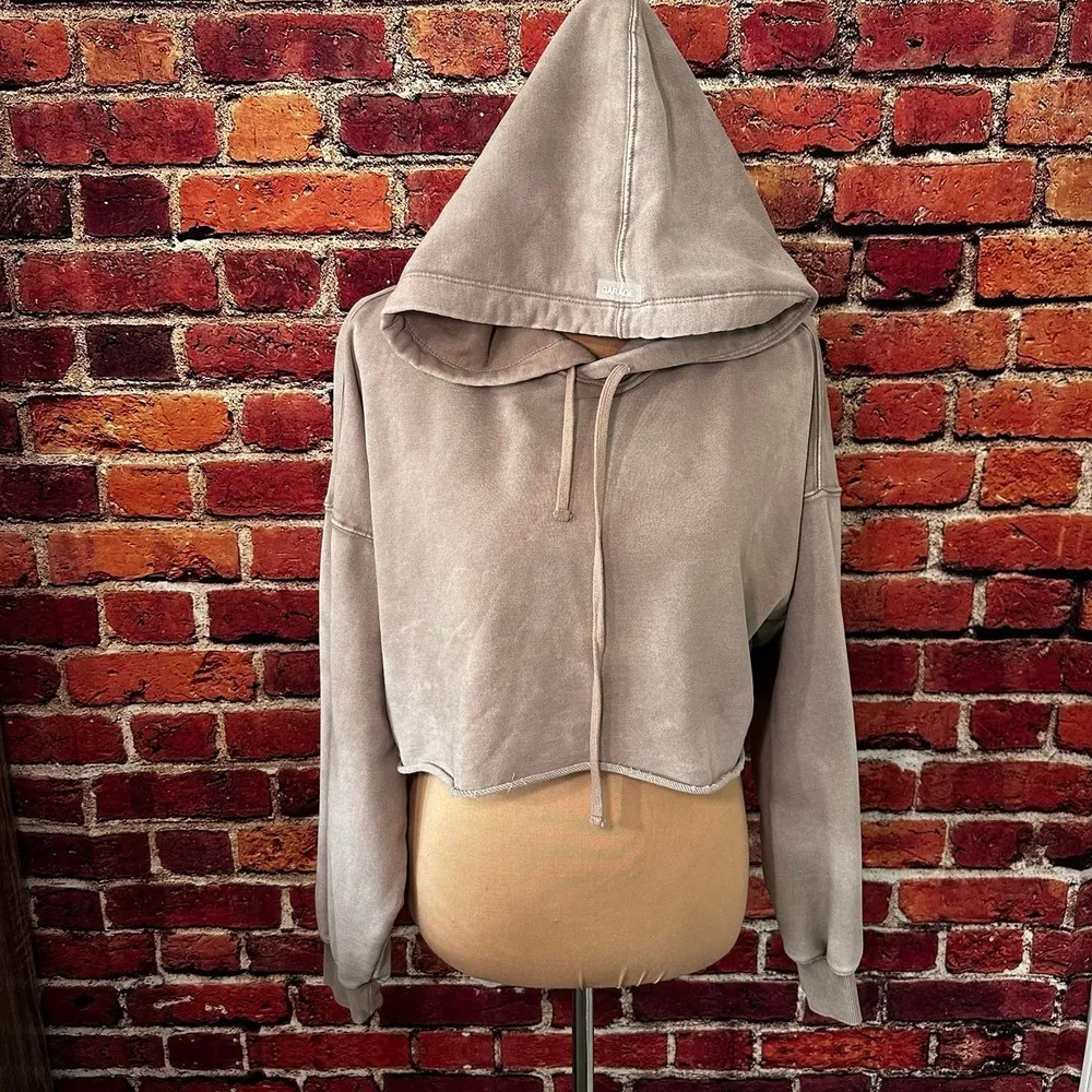 Garage cropped hoodie, size large - Image 2