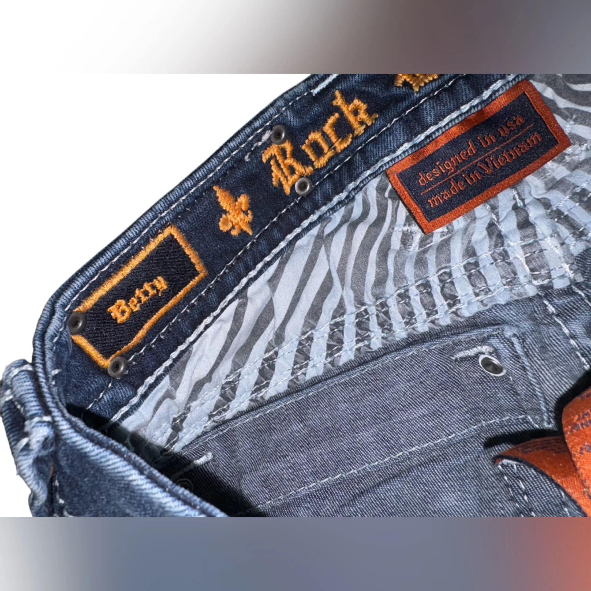 Rock Revival Cut Off Capris - Image 5