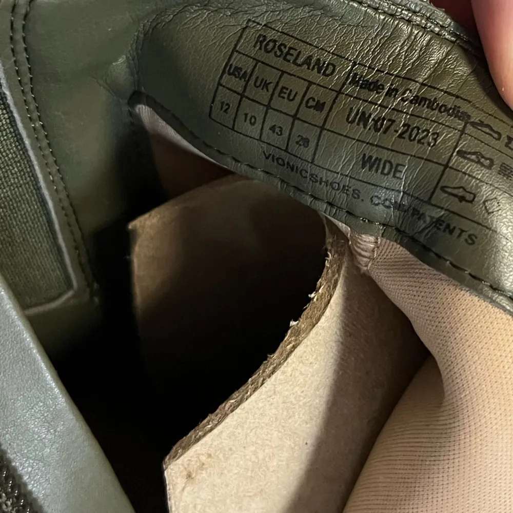 Vionic Roselanf Suede Ankle Boot in Olive Green Sz 12W NEW w/Box Water Repellent - Image 9