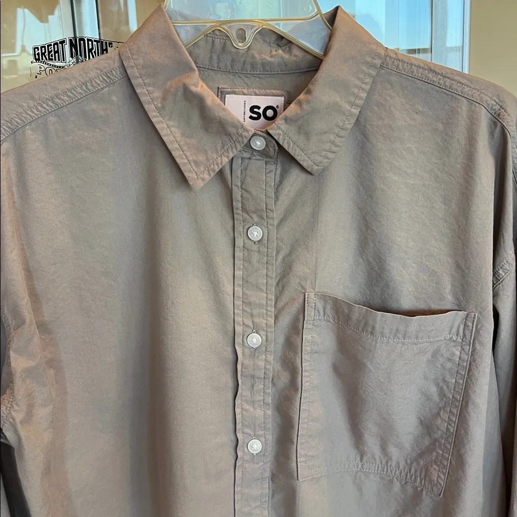 The Favorite Button Down Shirt SO Womens Small Khaki Tan - Image 7