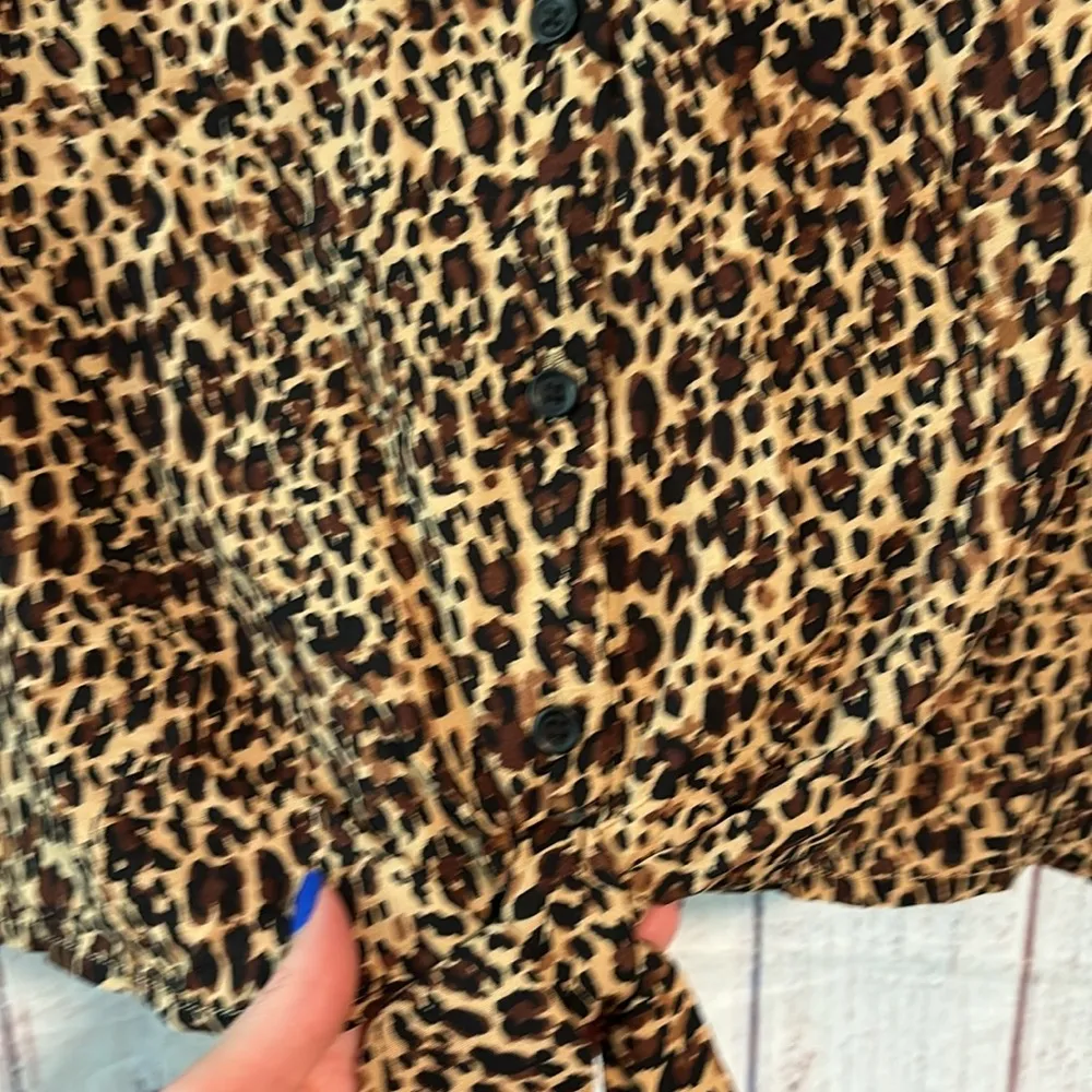 NWT Beachlunchlounge Rae Tie Front Camp Shirt - Image 6