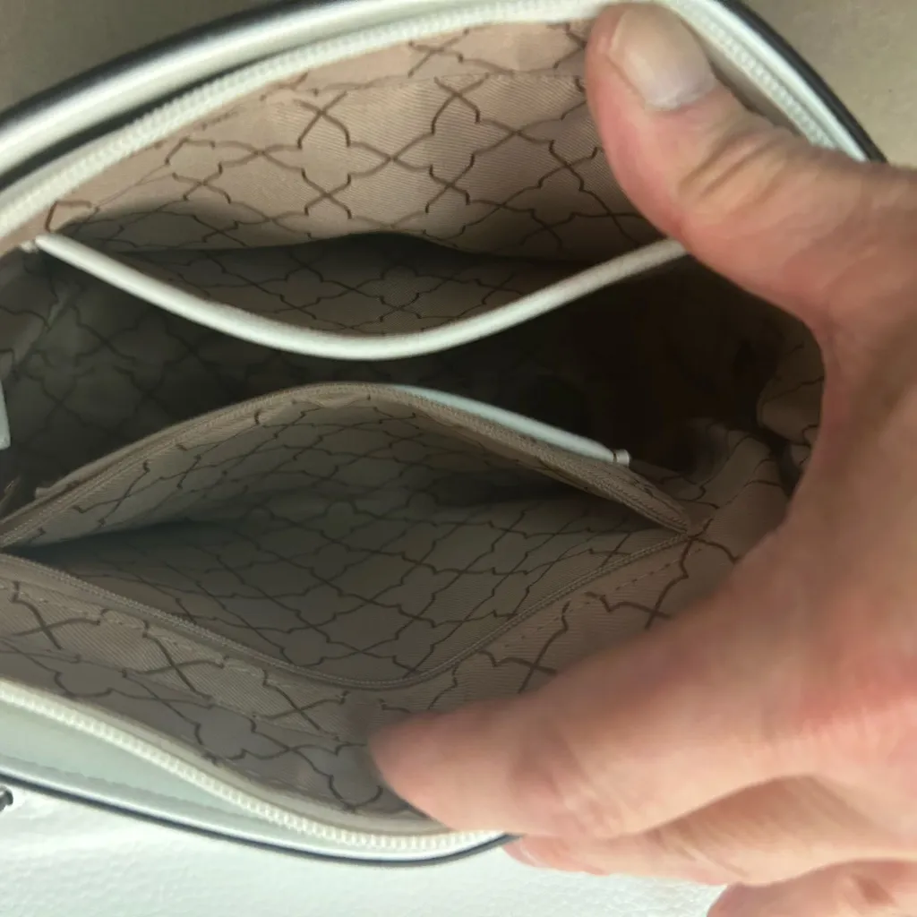 KELLY & KATIE Chic White Crossbody Bag Looks Brand NEW 
No flaws! - Image 7