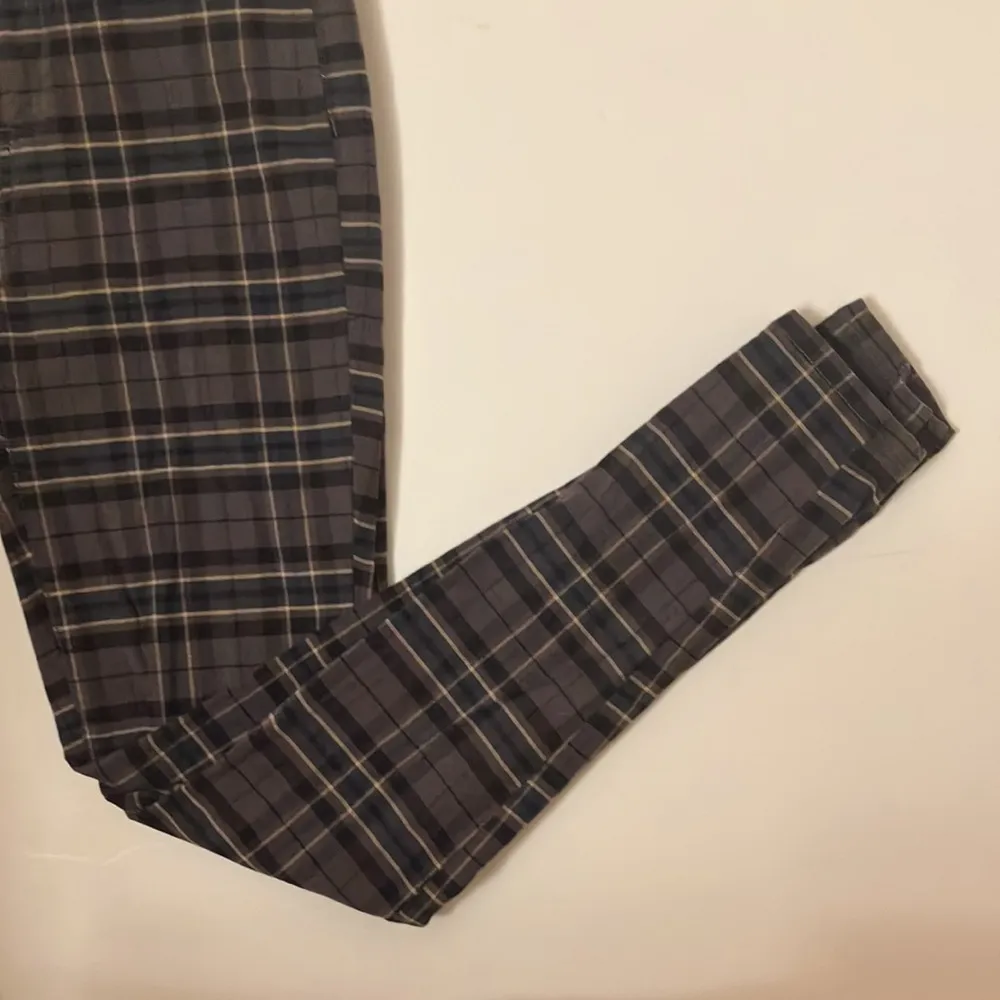 American Eagle Plaid Skinny Hi-Rise Jeggings - Image 4