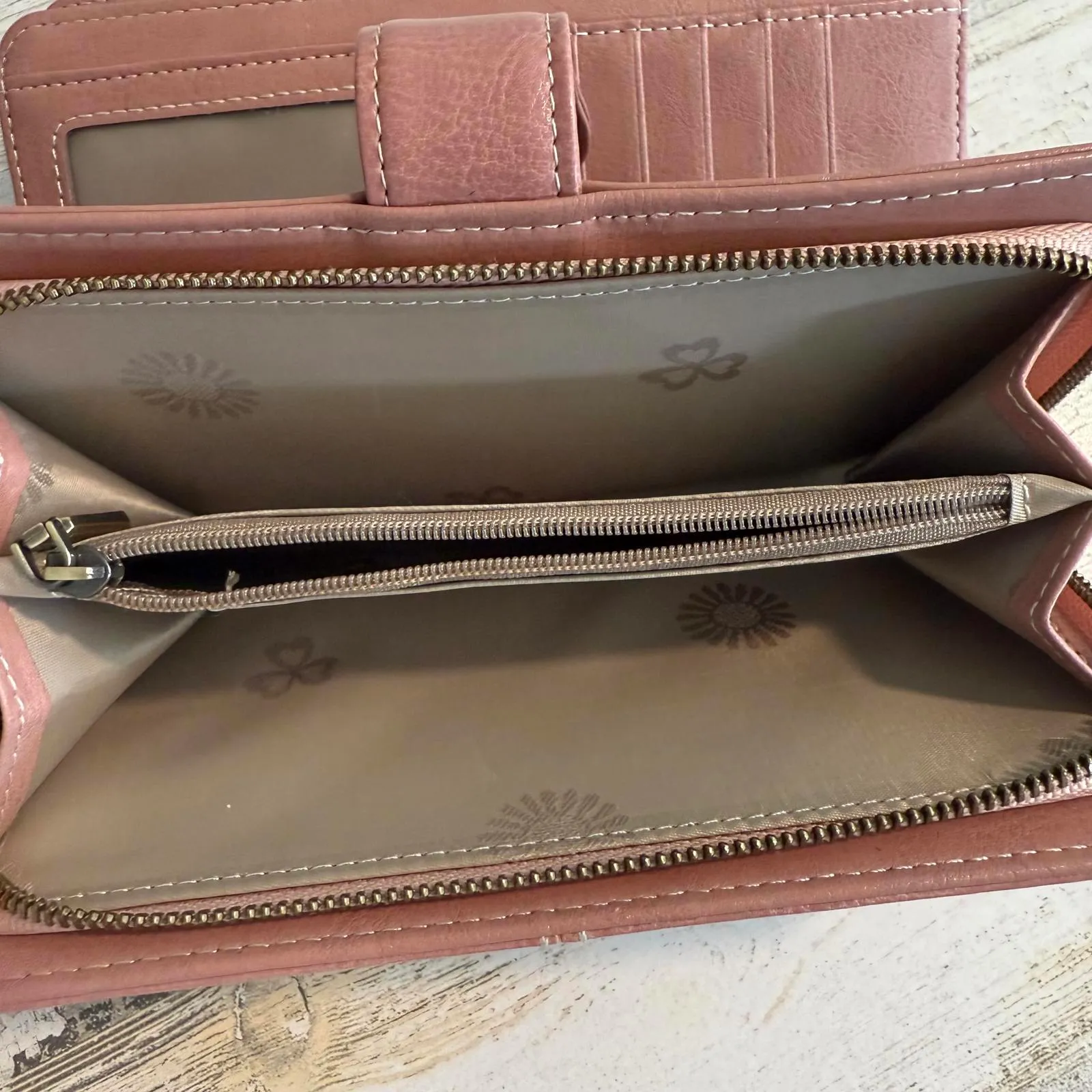 Travelambo Dusty Pink Leather Wallet with Snap Closure RFID Blocking Trifold - Image 9