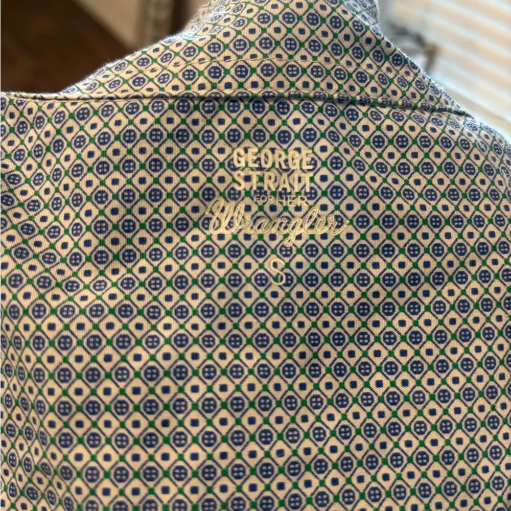 George Strait for Her by Wrangler Western Shirt – Women’s Small – Blue Geometric - Image 4