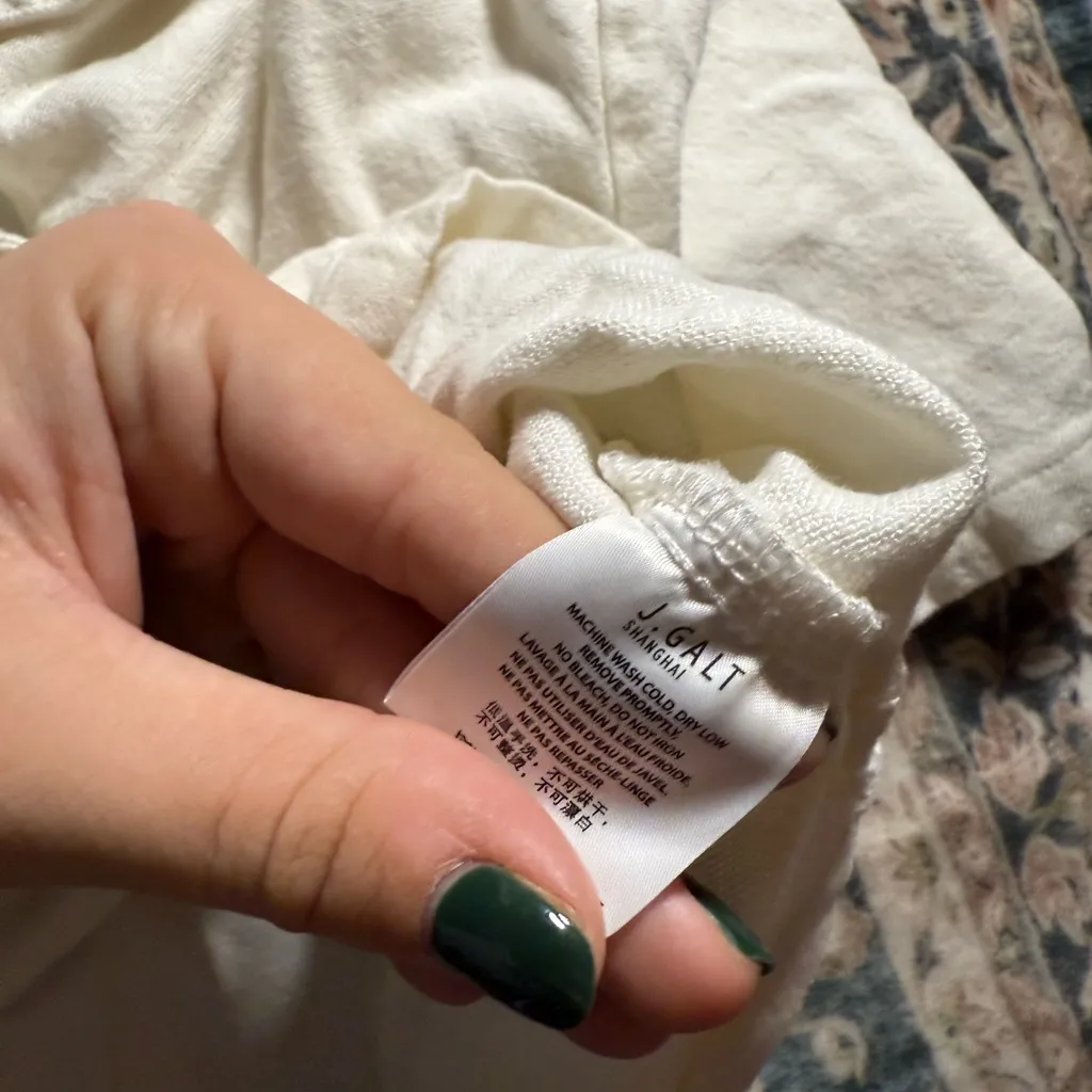 Brandy Melville Off-White Button-Up Crop Top - Image 4