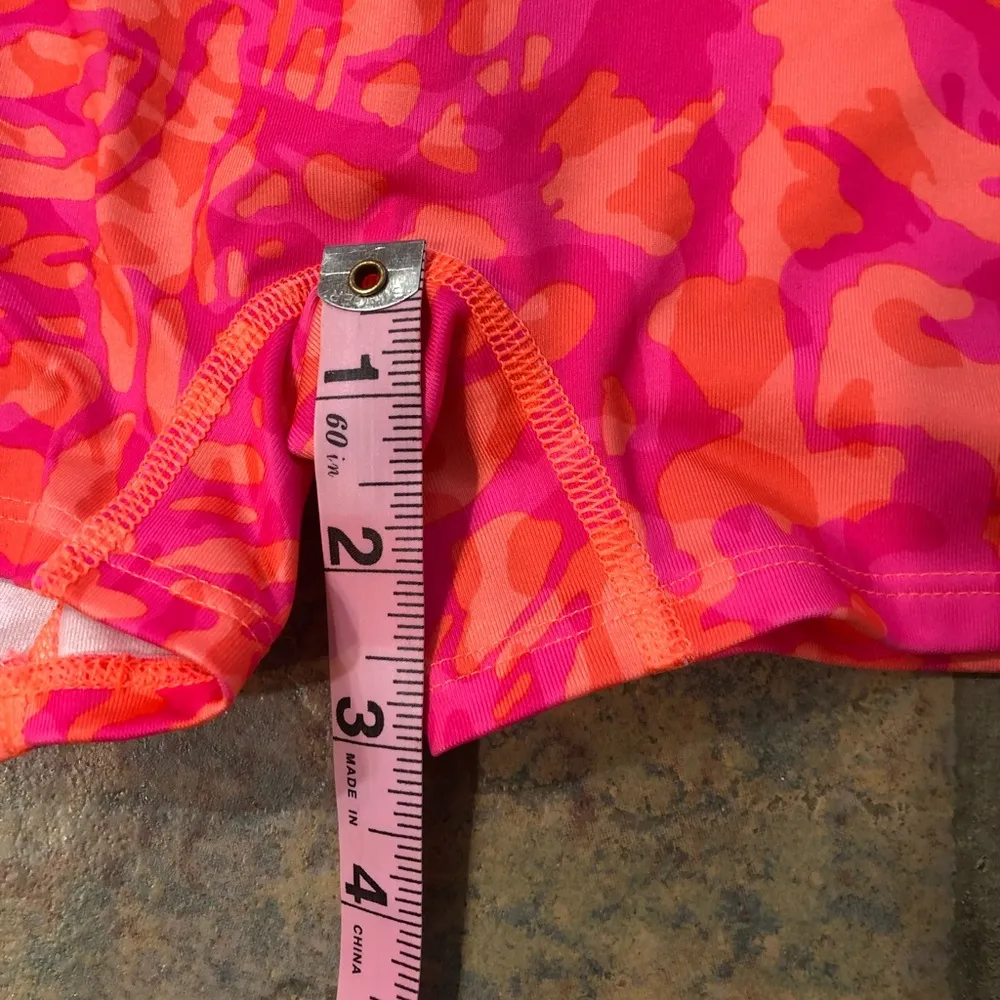 YXL Under Armour Neon Camo Volleyball Spandex - Image 8