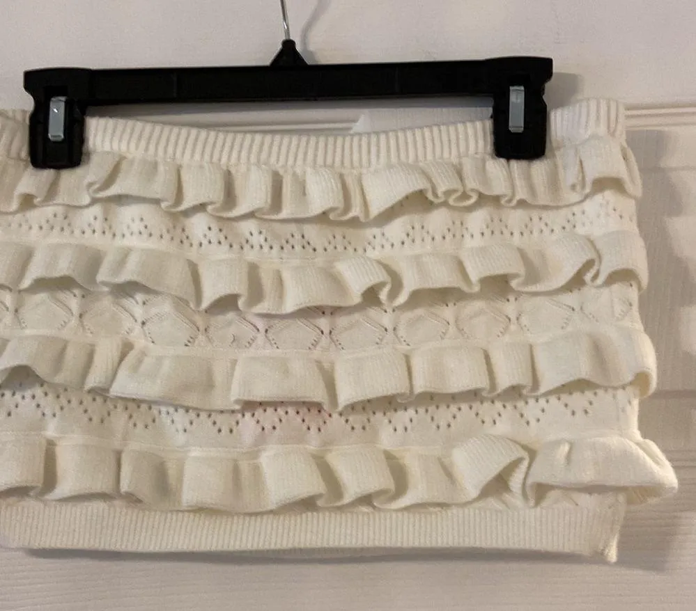 Edikted Tube Top color cream/white  size M/L brand new and very cute - Image 2