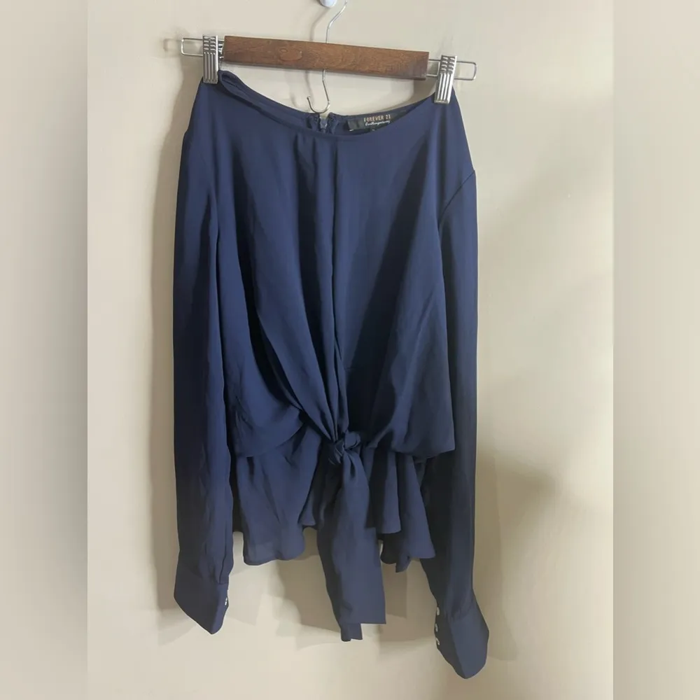 NWT forever 21 contemporary blouse size medium - Image 4