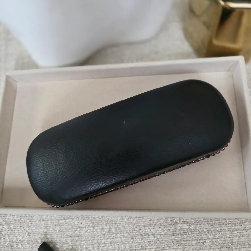 Red and Black Beaded Eyeglass Hard Case - Image 4