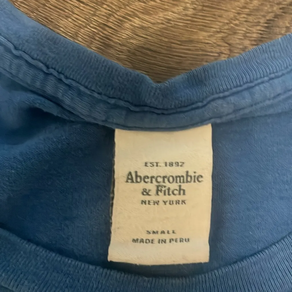 Vintage Abercrombie & Fitch Blue Graphic T-Shirt, Size Small, Flaw, See Photos - Image 4