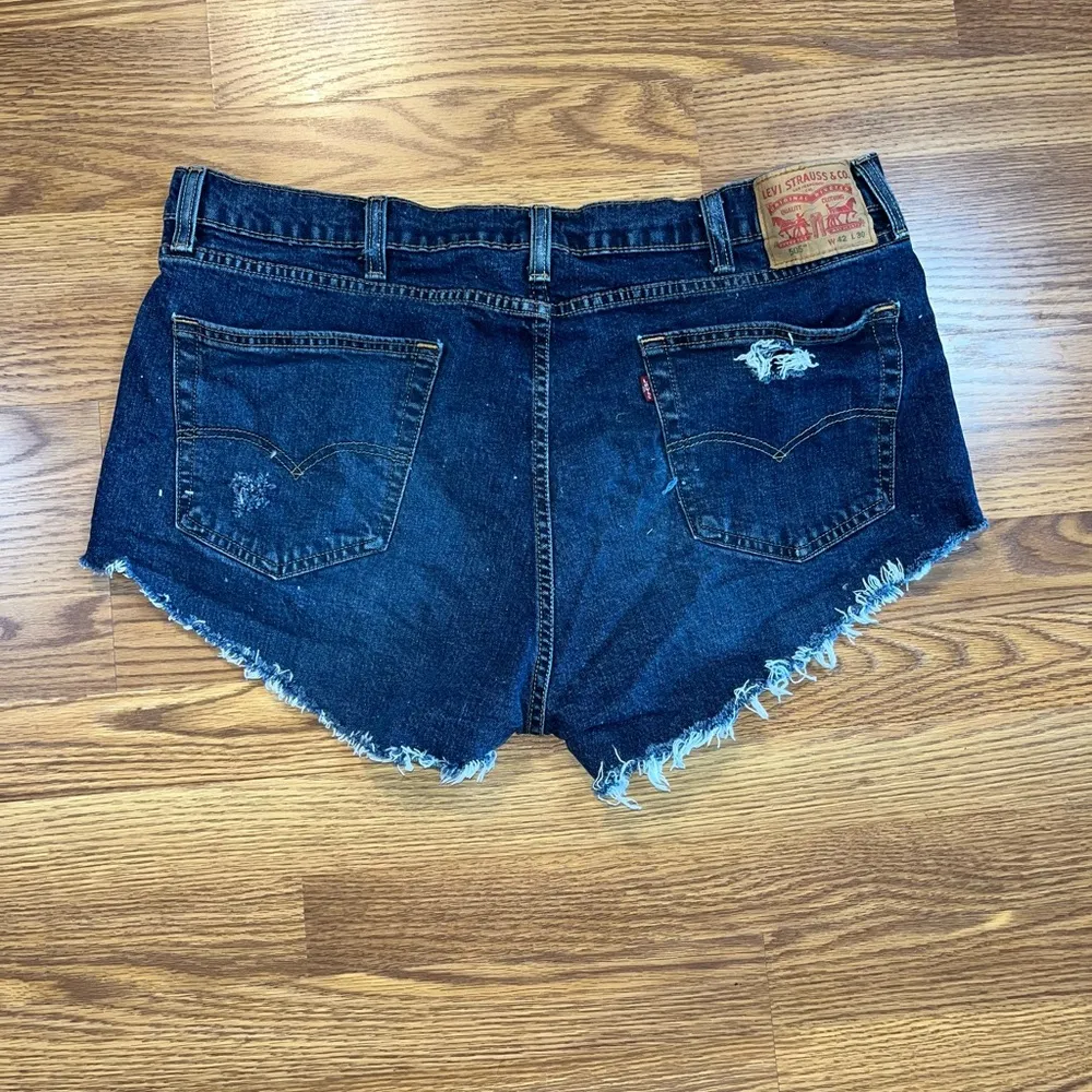 Cute Levi’s 505 Cutoff Jean Shorts! - Image 2