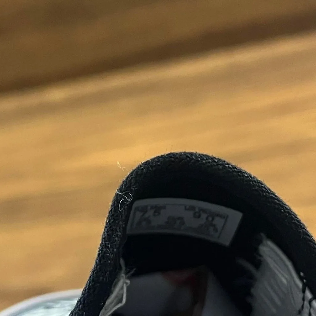 Vans Glow In The Dark Black White Skulls Classic Slip On Men 7.5 Women’s 9 Rare - Image 7