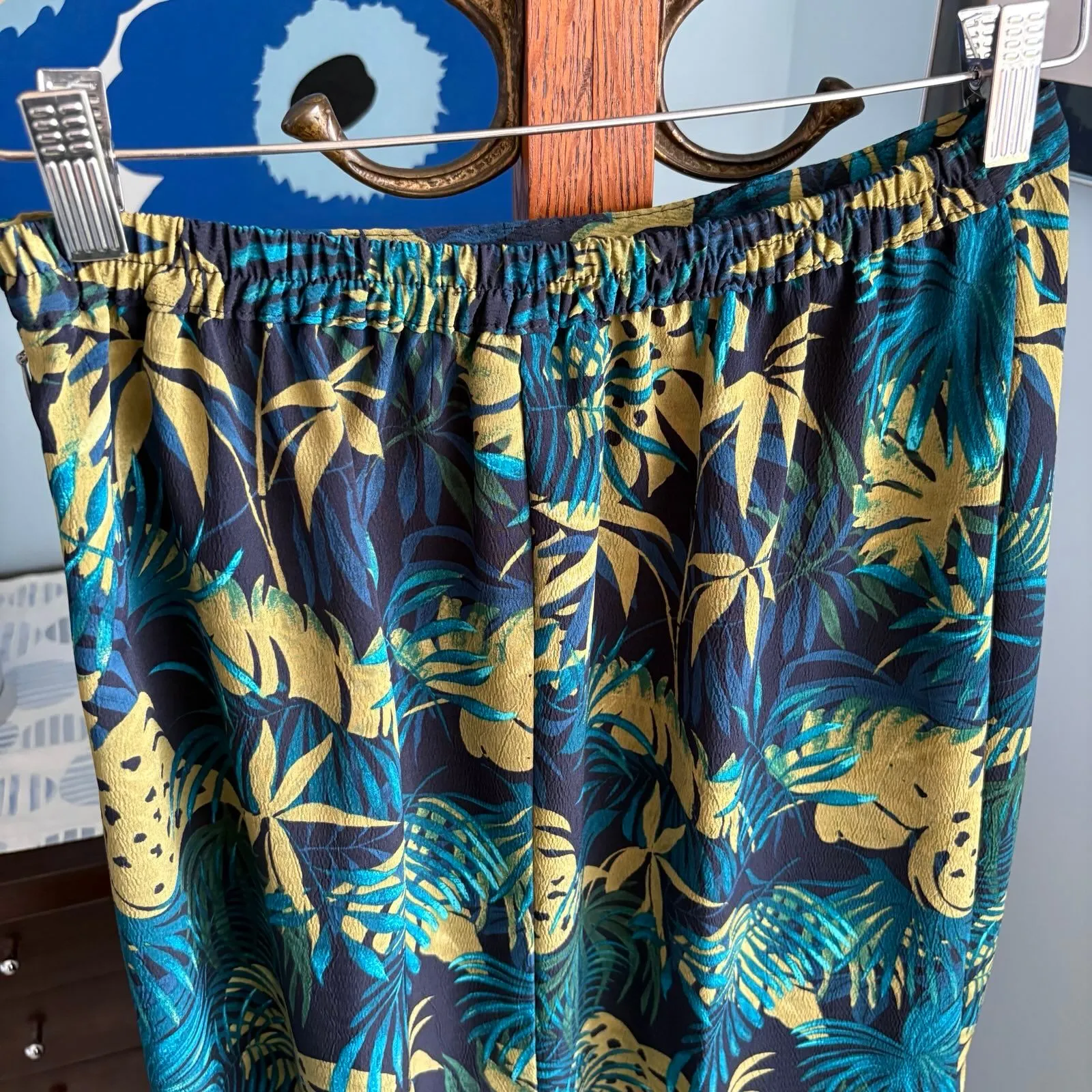 90s Vintage Briggs Dark Tropical Palm Fronds Floral Midi Skirt with Slits size M - Image 6