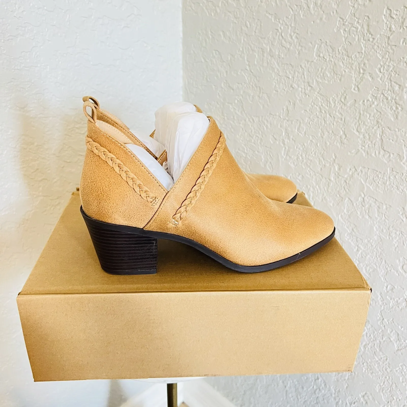 JOURNEE COLLECTION Sophie Braided Strap Bootie, Block Heel, Tan, Size 8.5 NWT - Image 11