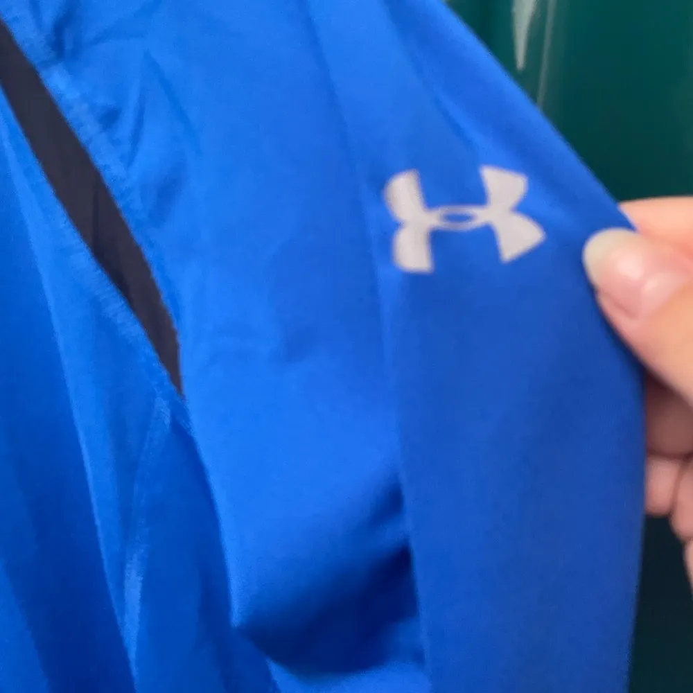 UNDER ARMOUR WOMENS COWL NECK RUNNING PULLOVER - Image 3