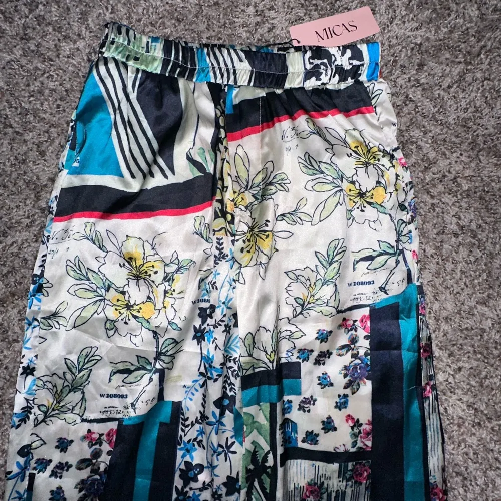 NWT  Abstract Satin Women’s Wide Leg Pants - Image 2