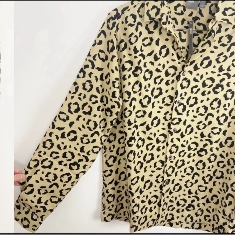 ASOS  Tan Leopard Print Collared Button Down Long Sleeve Blouse Size Medium NEW - Image 8