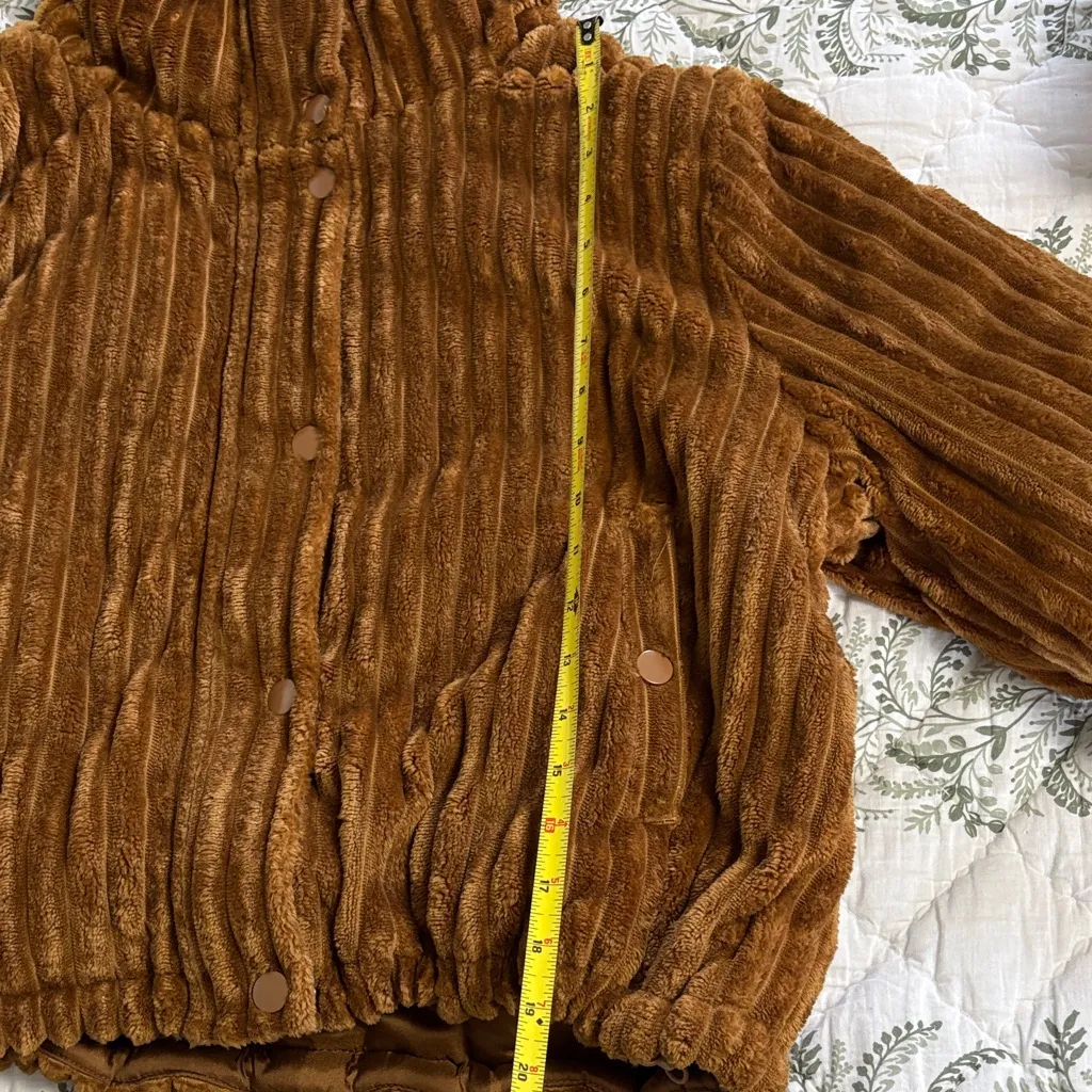 BDG Urban Outfitters Brown Corduroy Velvet Cropped Puffer Coat Jacket Size XS - Image 6