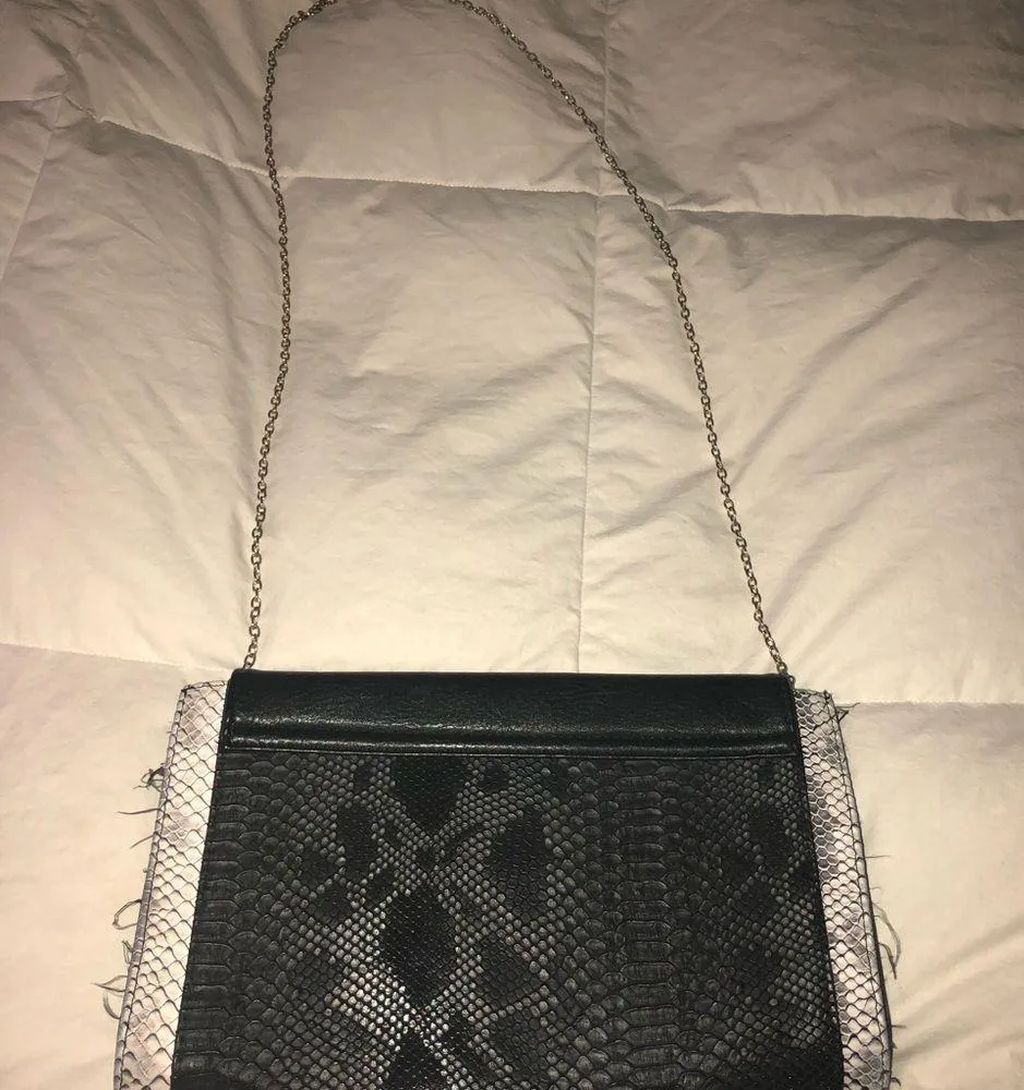 🆕 Crossbody Faux Snakeskin Purse - Image 3