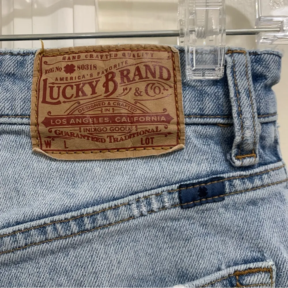 Lucky Brand Pins Patchwork Appliqué High Rise Cropped Light Wash Jeans Size 26/2 - Image 8