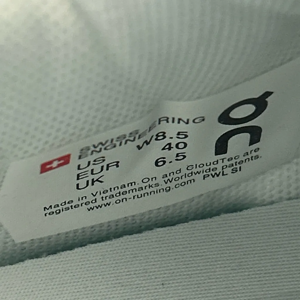 On cloud THE ROGER Centre Court sneakers sz 8.5 NIB White - Image 4