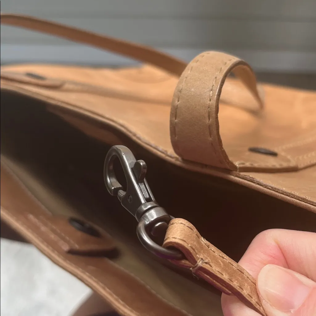 Authentic Frye Tan Leather Tote Bag Excellent Condition - Image 10