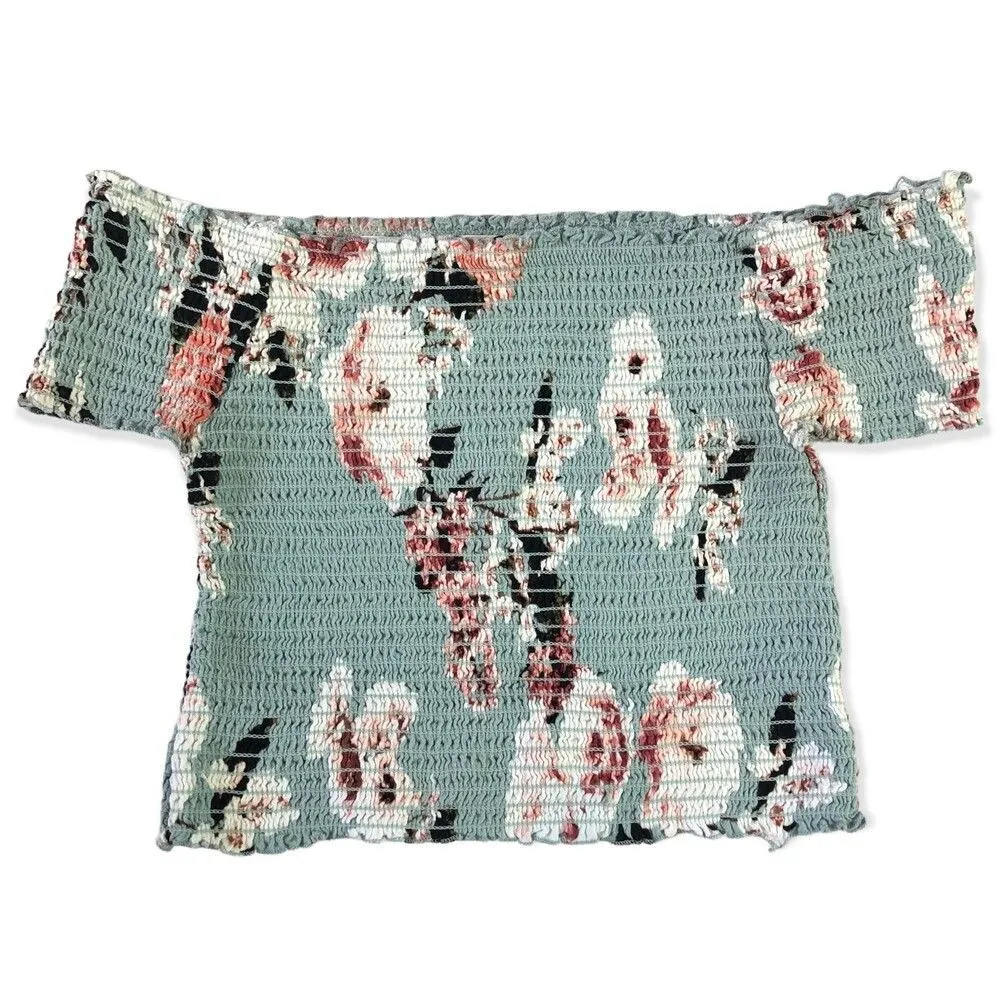 Kendall & Kylie Off the shoulder Smocked Floral Top - Image 3