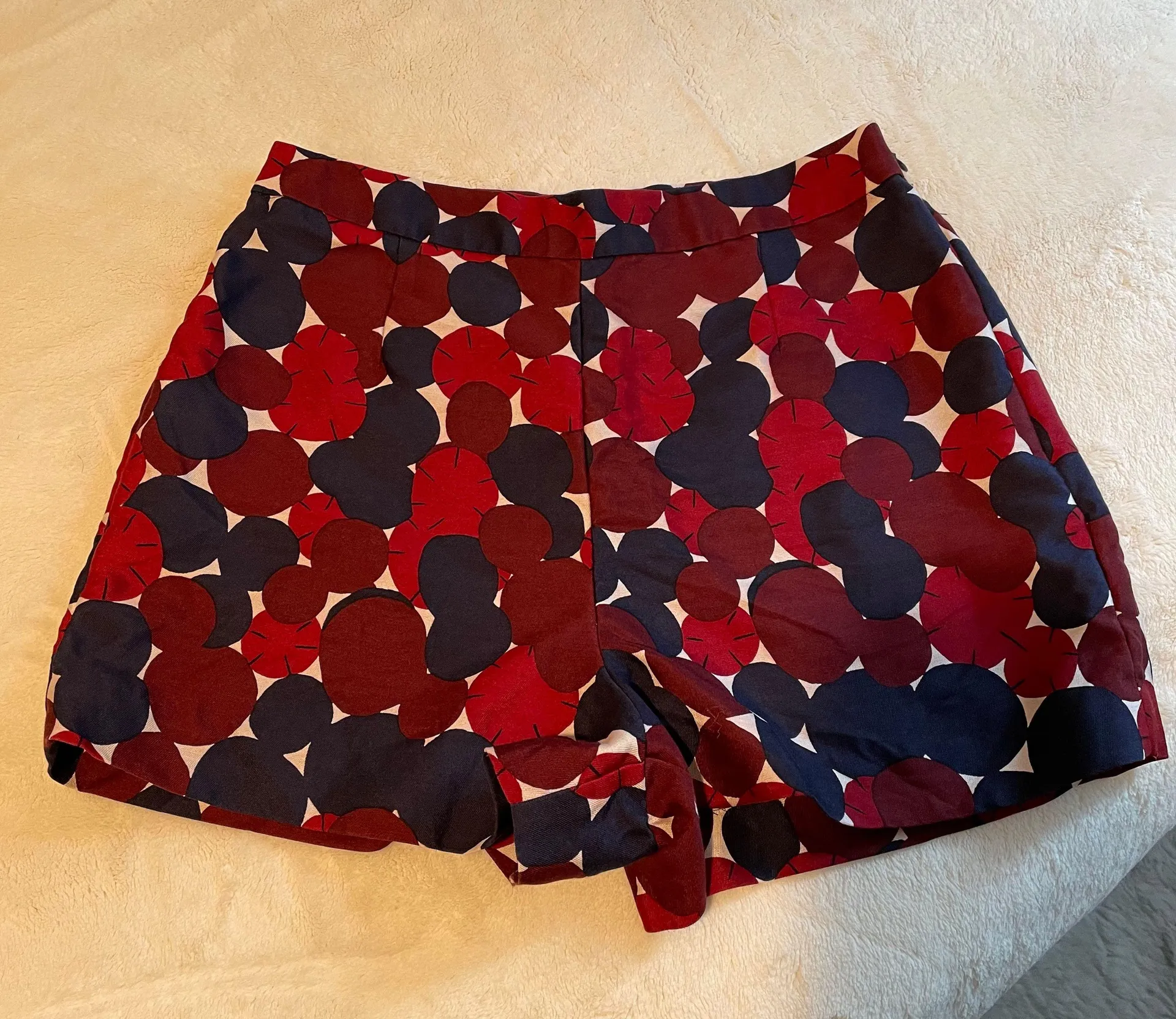DVF circle print high waisted shorts - Image 2