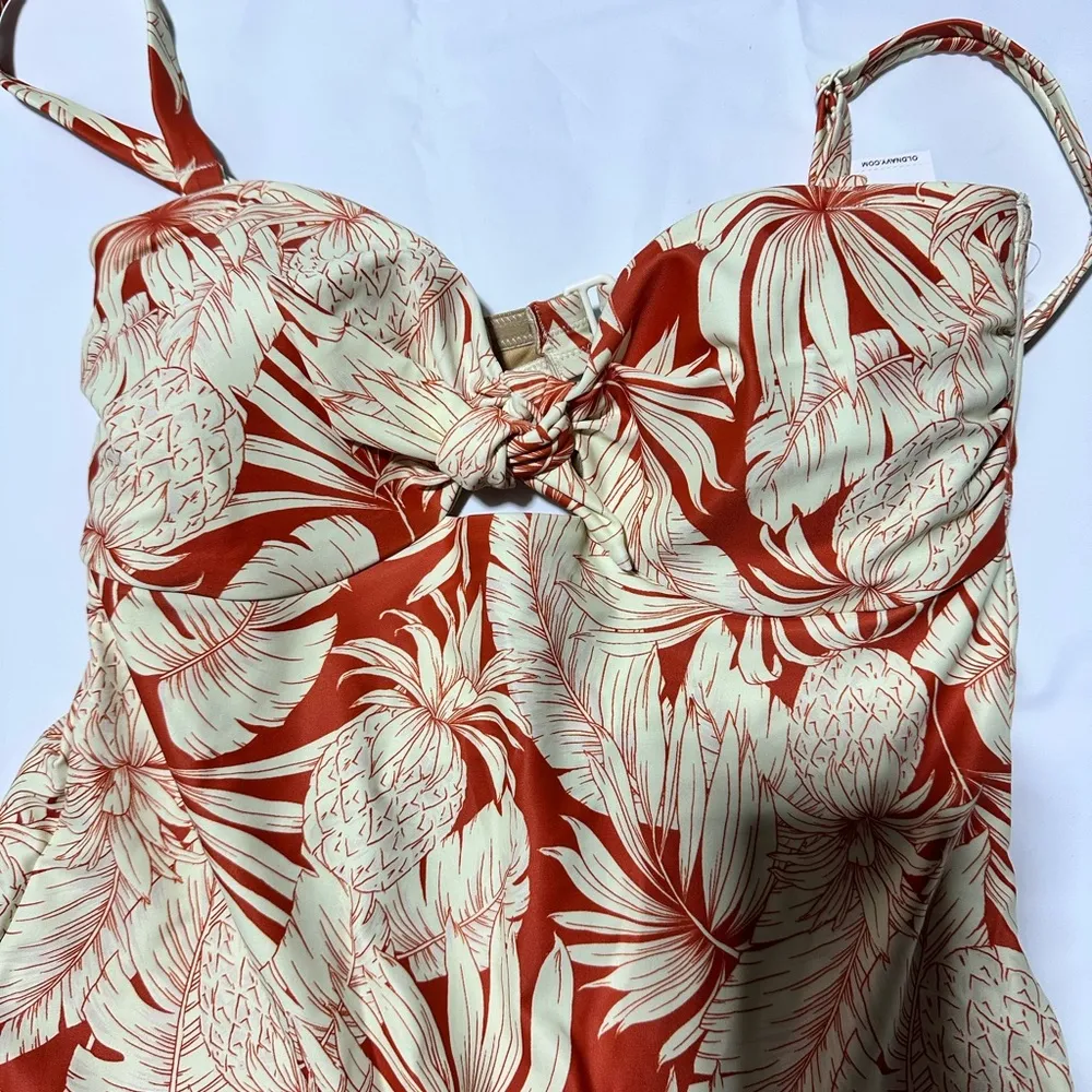 Old Navy Tie-Front Keyhole Bandeau-Style One-Piece swimsuit Size medium tropical - Image 4