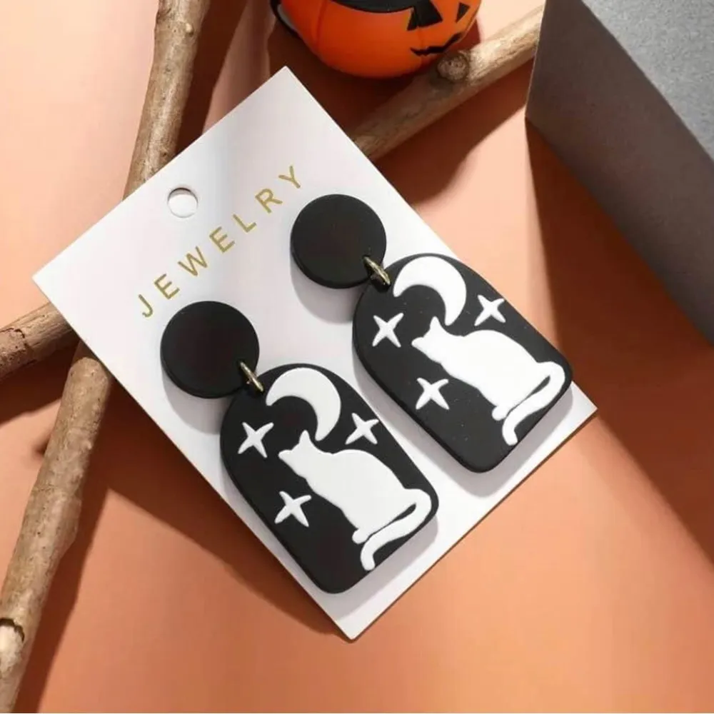 MIDNIGHT CAT Acrylic EARRINGS Black - Image 3