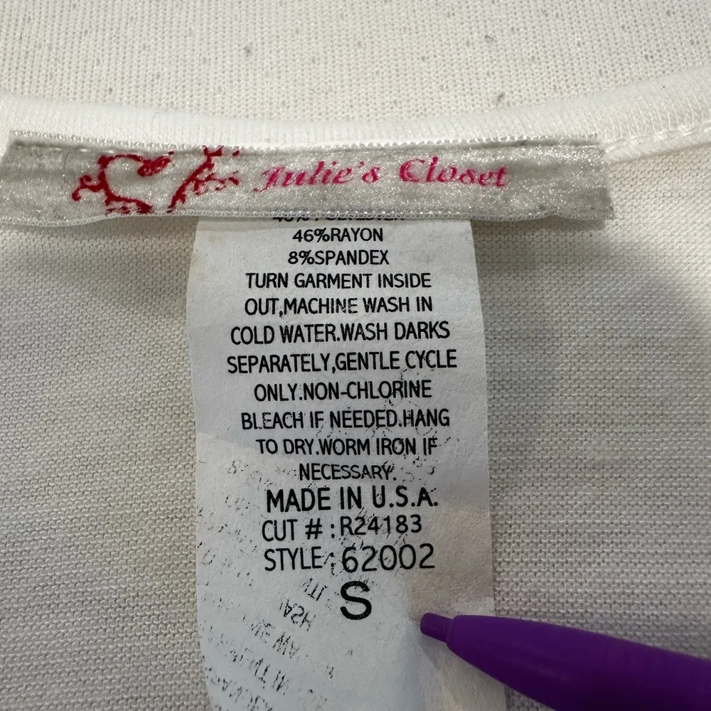 Julie’s Closet Southwest Aztec Lightweight Flutter Sleeve Top. Vneck Lightweight - Image 7