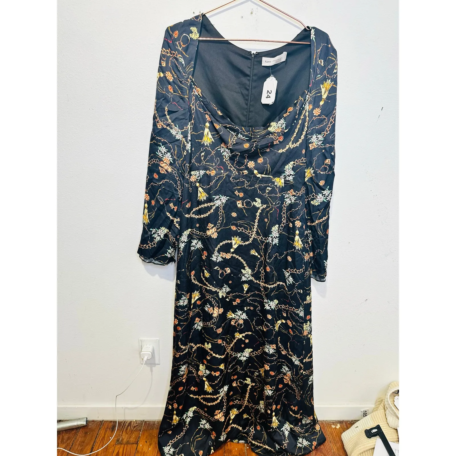 FAME & PARTNERS Black Gold Tassels Chains Print Bell Sleeved Ceramic Gown US 12 - Image 3