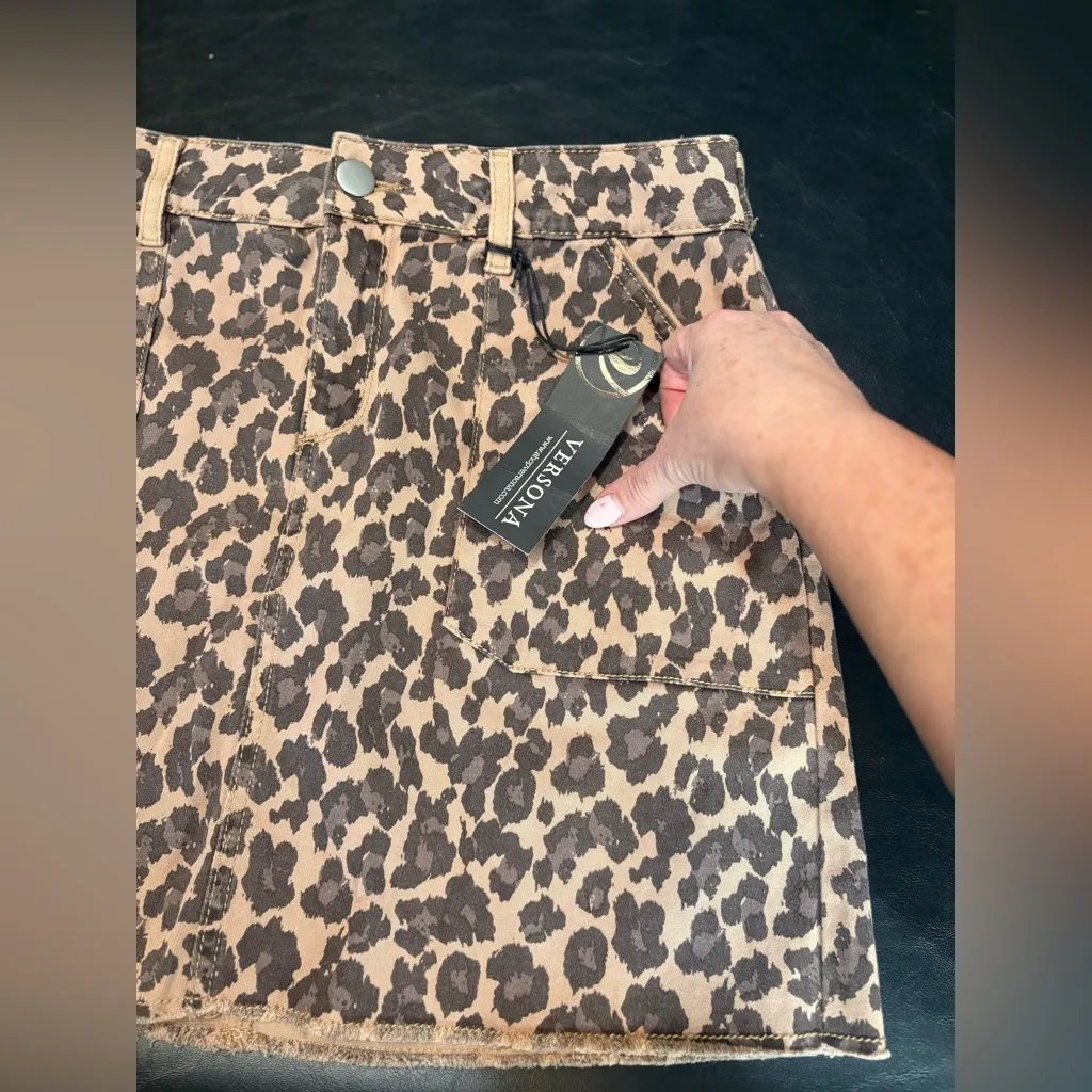 Versona Leopard Print Skirt - Brown and Tan w/front & back pockets. NWT size 10 - Image 2