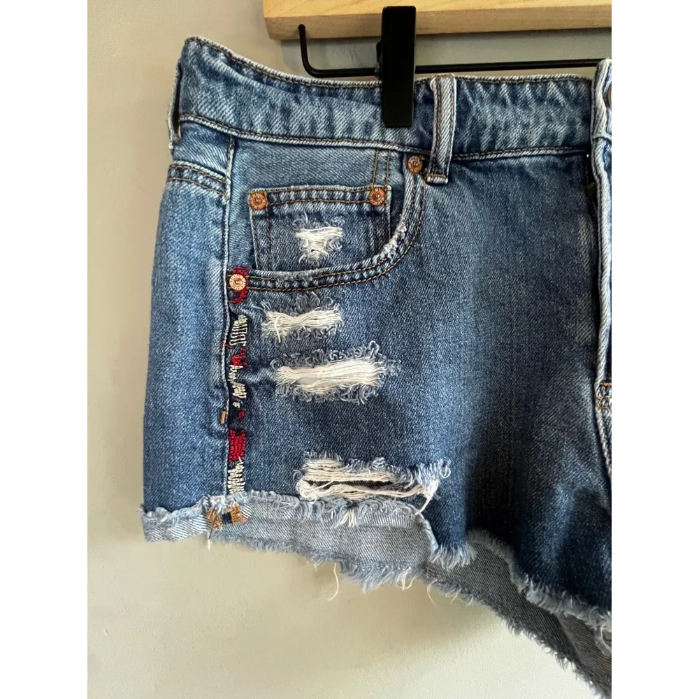 American Eagle Denim Distressed Embroidered Festival Jean Shorts Size 12 Boho Blue - Image 3