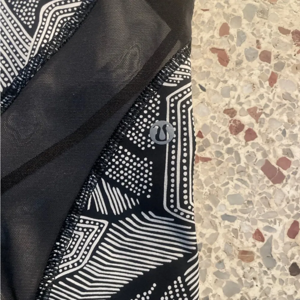 Lululemon Pace Rival Crop Leggings in Dottie Tribe Size 4 - Image 9