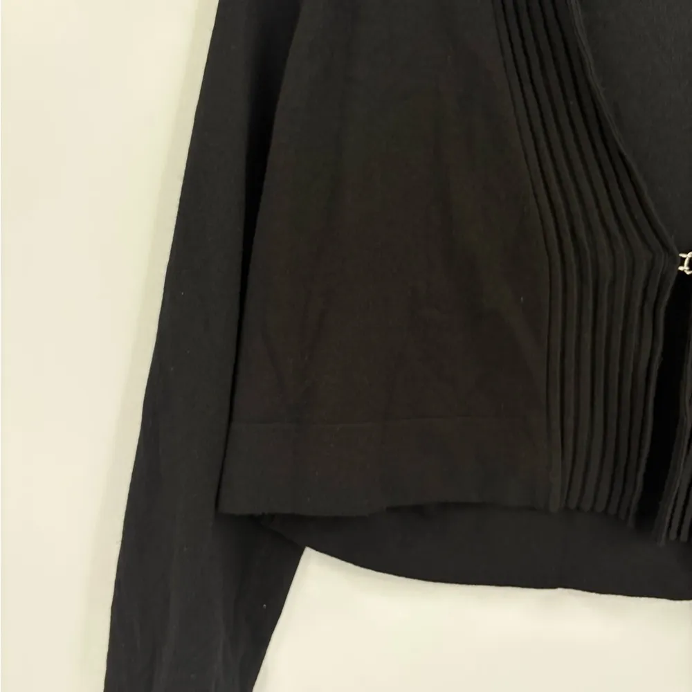 Saks fifth avenue black knit sweater cardigan trim hook closure size medium - Image 6