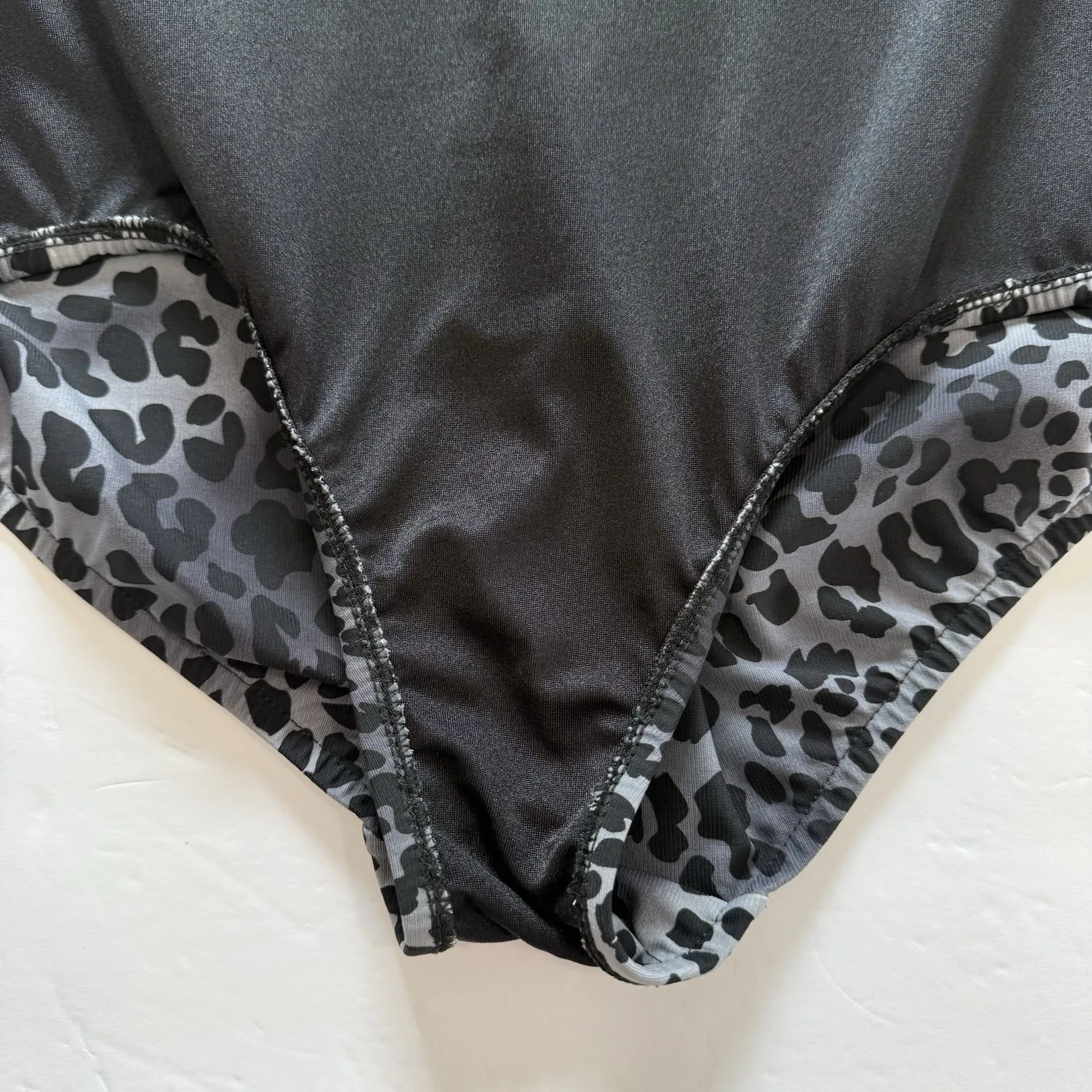 Miraclesuit Gray Leopard Animal Print Soft Cup One Piece Swimsuit Size 14 - Image 6