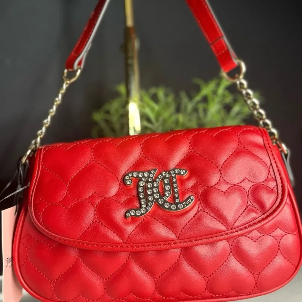 Juicy Couture Straight From the Heart Quilted Red Shoulder Bag Gold Chain NWT - Image 4