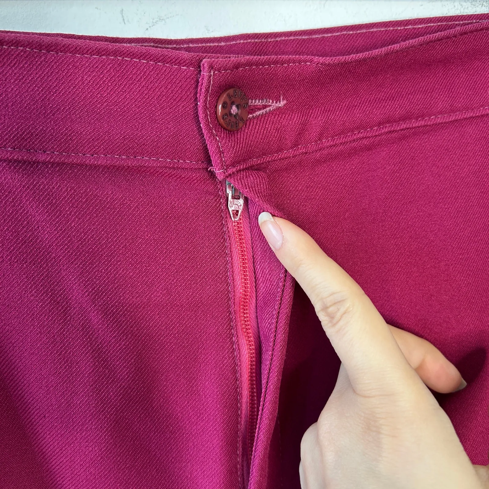 LEVIS Vintage 70s Fuchsia Pants Womens 18 Khaki Trousers Retro Academia Twee - Image 4