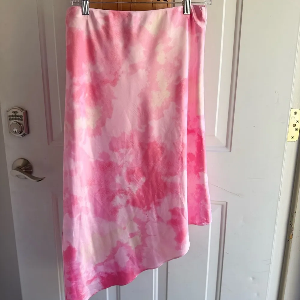 Y2K Candie's Pink and White Asymmetrical Midi Skirt - Image 4