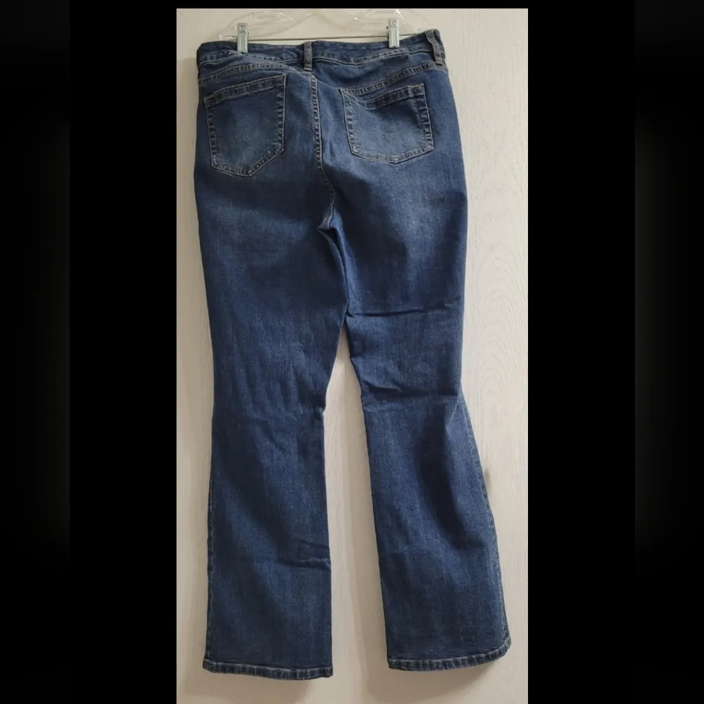 Torrid  Jeans Women's Size 14R - Image 2