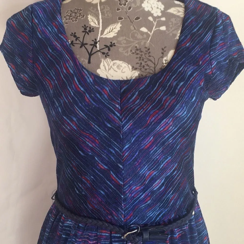 Lily Rose cap sleeve blue belted dress Size Small, NWT - Image 2