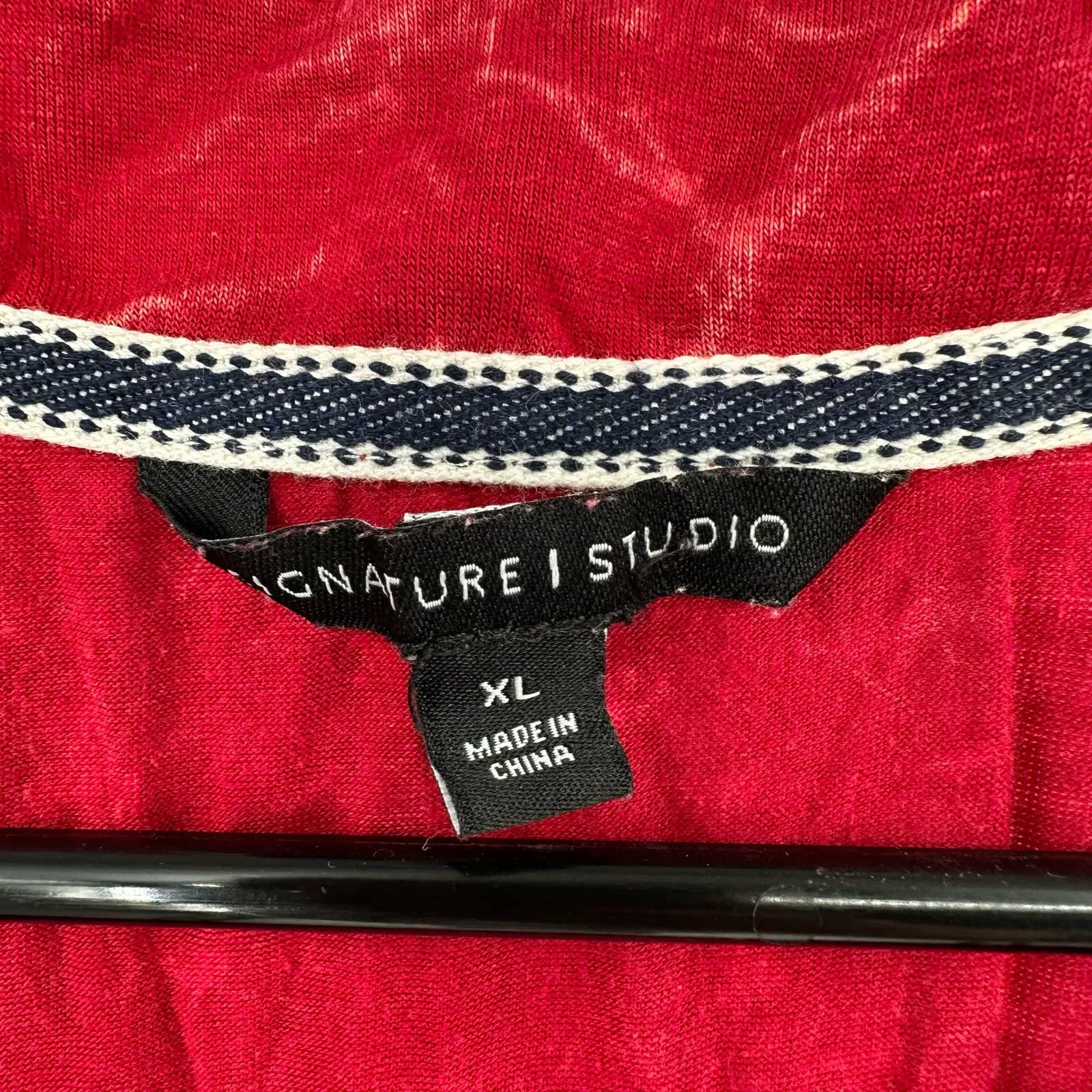 Signature Studio size XL v‎ neck red tank top blouse top shirt grommet detail - Image 4