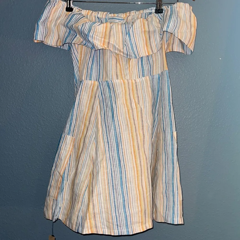 Reformation Off the Shoulder Dress Size 6 - Image 4