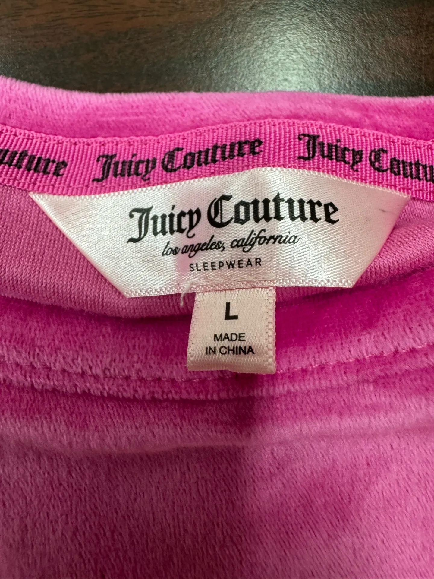 Juicy Couture Pink Velour Short Sleeve Sleep Top with Rhinestones Size Large - Image 4