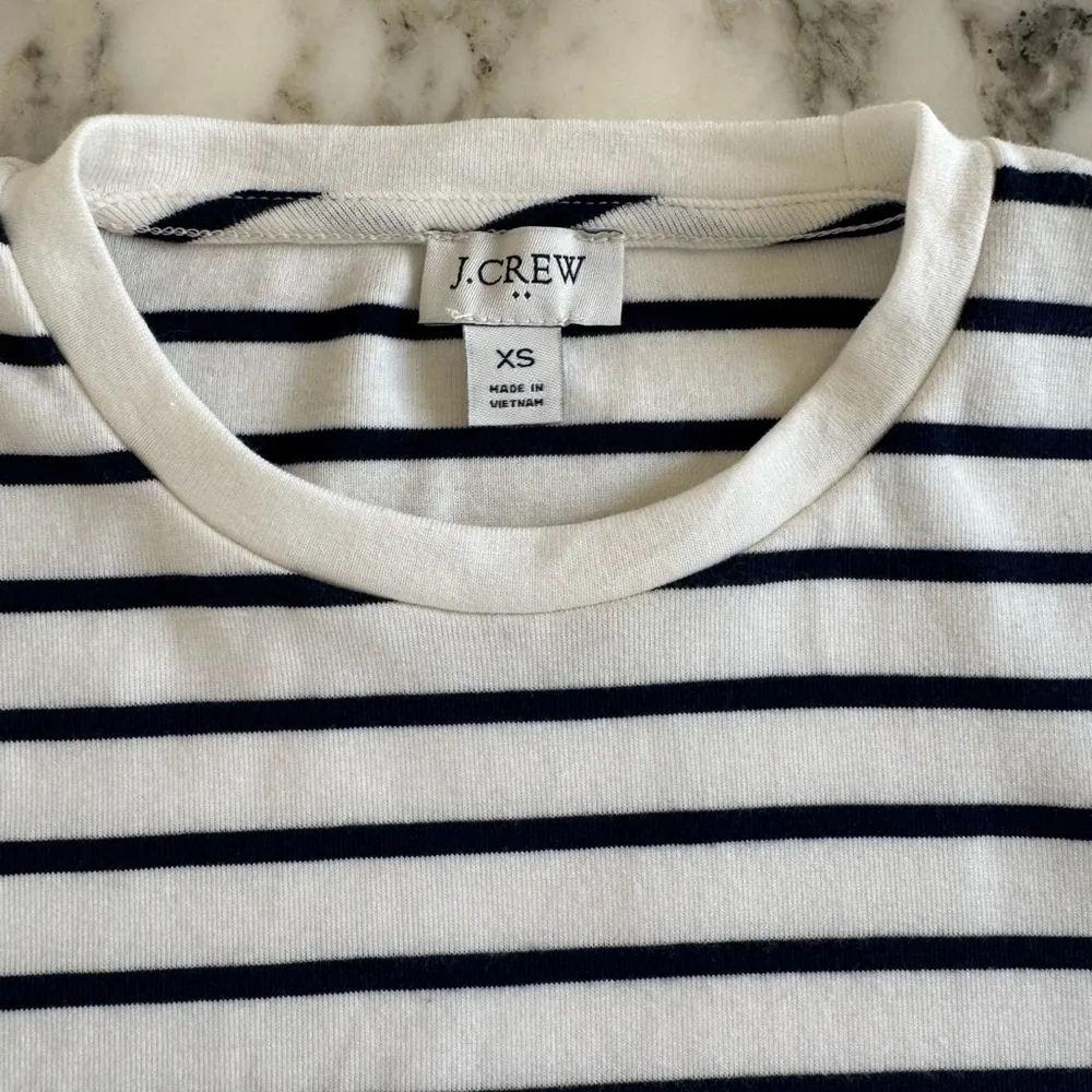 NWOT J. Crew Striped Long Sleeve Everyday Tee Shirt Navy and White XS Sold Out! - Image 4