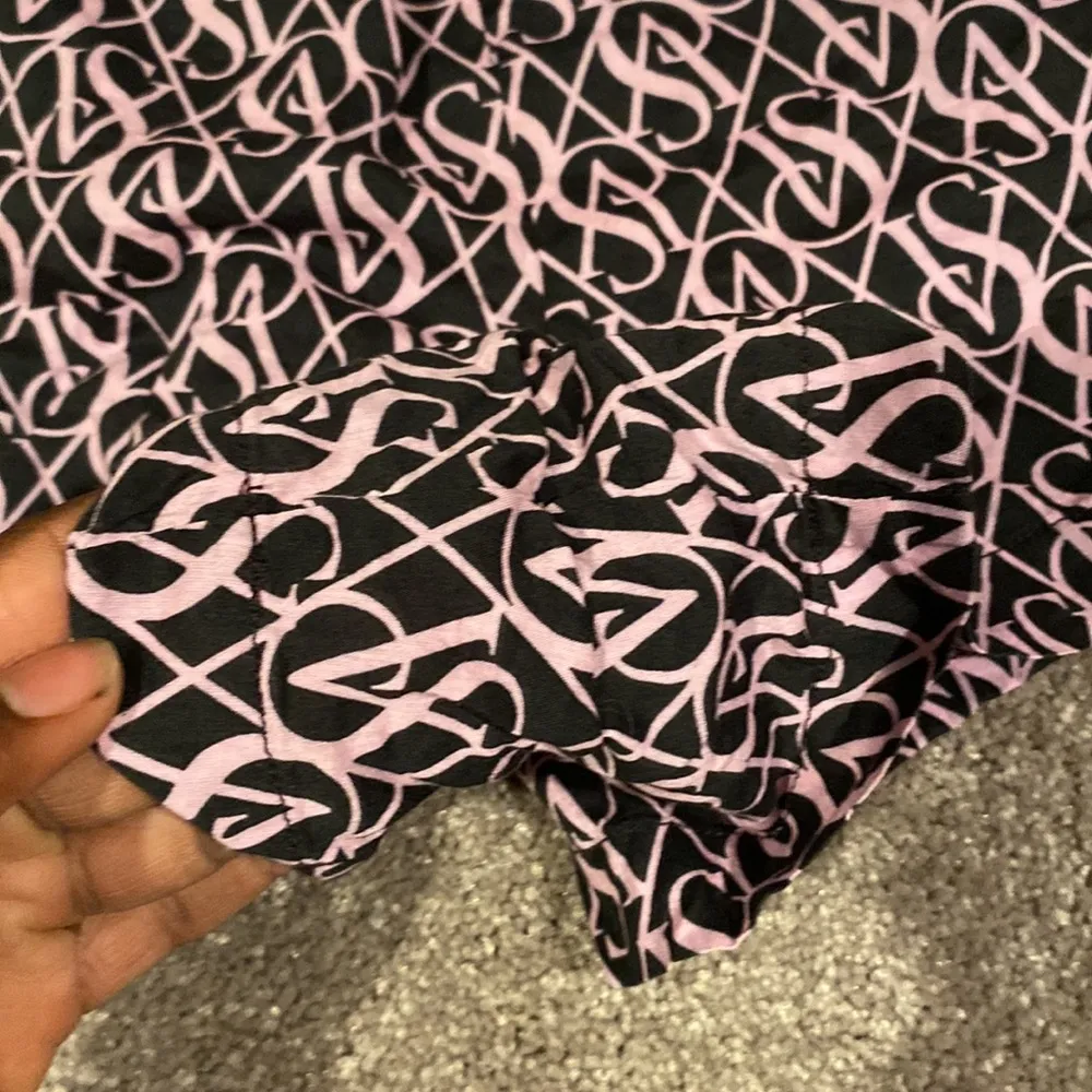 Victoria’s Secret Black Pink Logo Boxer Shorts SIZE L - Image 4